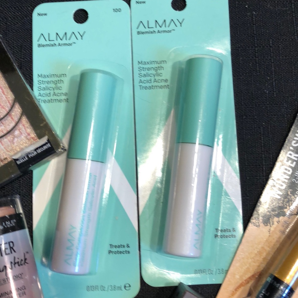 Make Up Bundle - Picture 3 of 6
